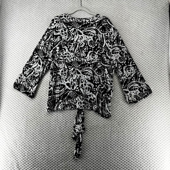Chico's Travelers Cardigan Abstract Print Tie-Front Bell Sleeve Slinky Size 3/XL - Picture 6 of 7